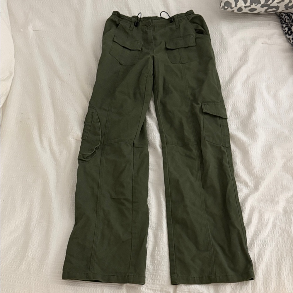 Olive Green Cargo Pants BRANDY MELVILLE